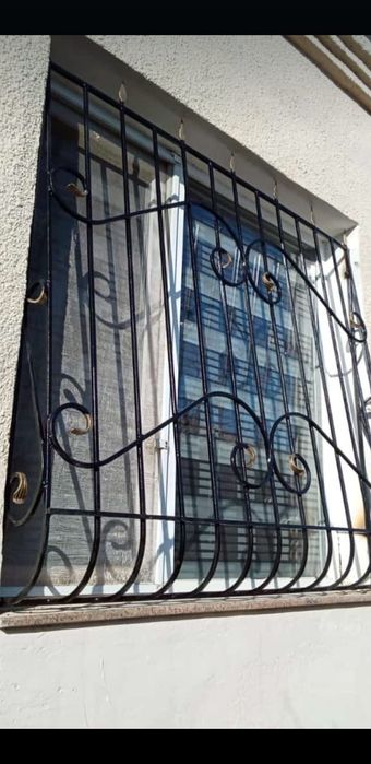 Решётки на окна.