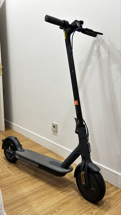 Xiaomi Mi Electric Scooter 3 самокат