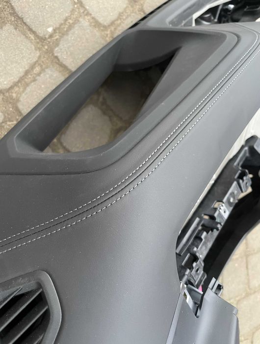 BMW G20 / G22 plansa de bord HUD - facelift LCI - cusuta in piele M4