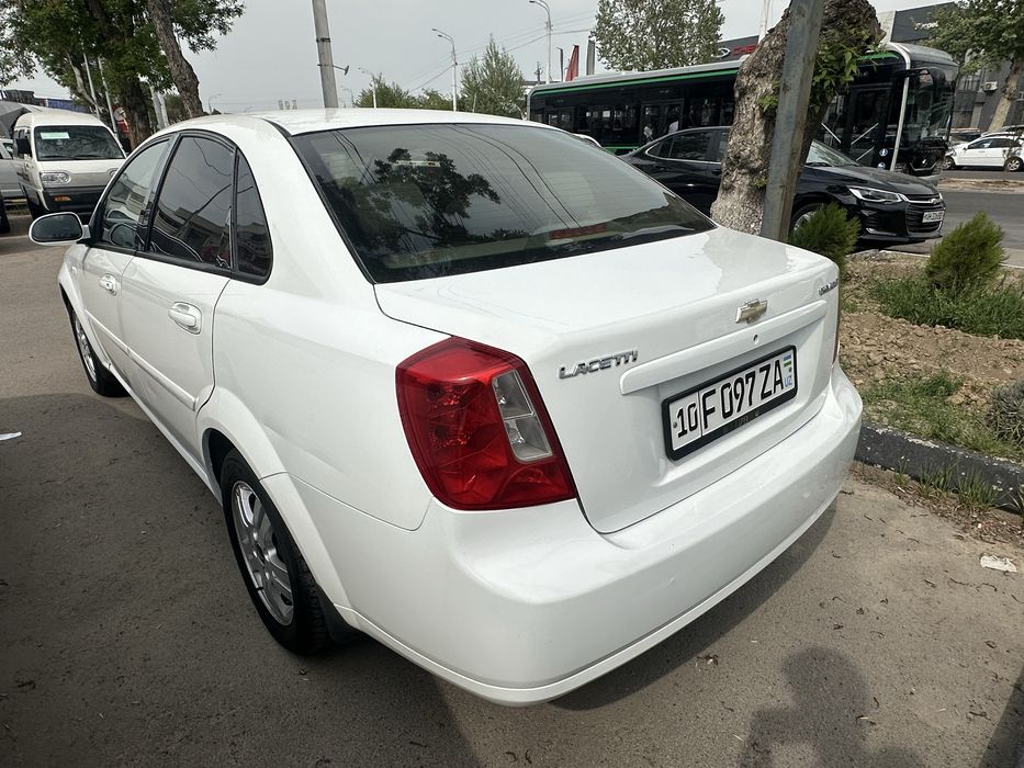 Lacetti 2012 gaz bor
