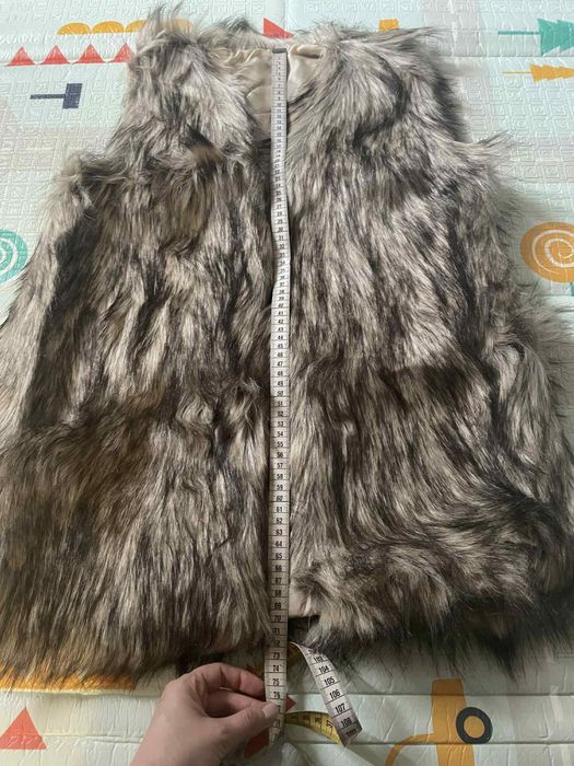 Нов пухен елек от  дълъг еко косъм в размер S