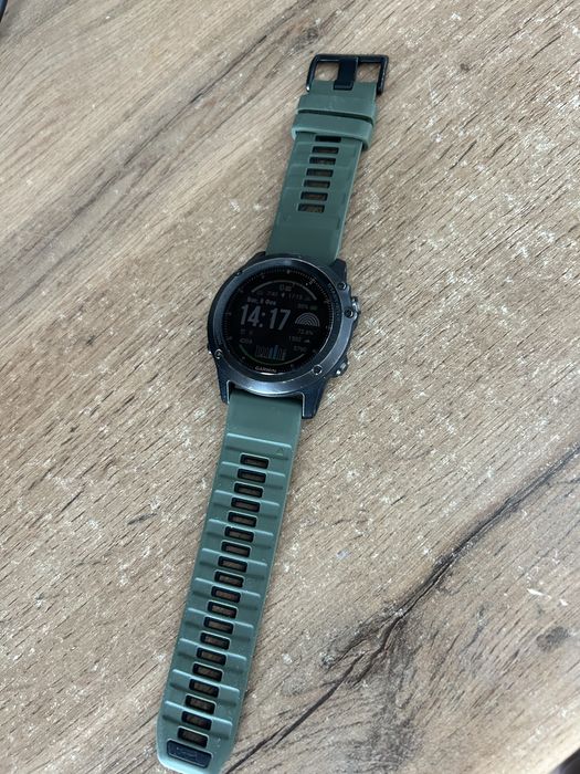 Продам Garmin часы