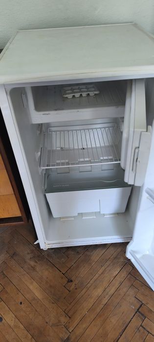 Mini frigider și congelator