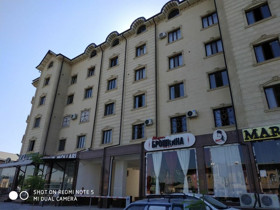 Шошилинч ! Тичлик метро 3 хона 100 кв новостройка уй сотилади