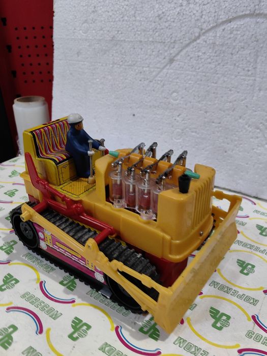 Стара ламаринена играчка от 70те