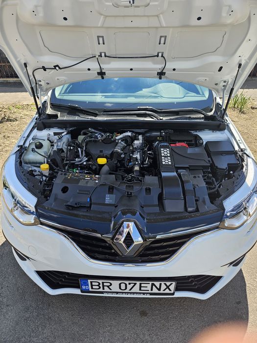 Vând renault megane4 sedan 2025
