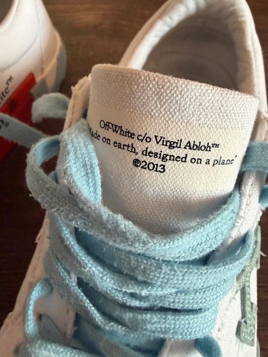 Adidași Off White Vulcanic