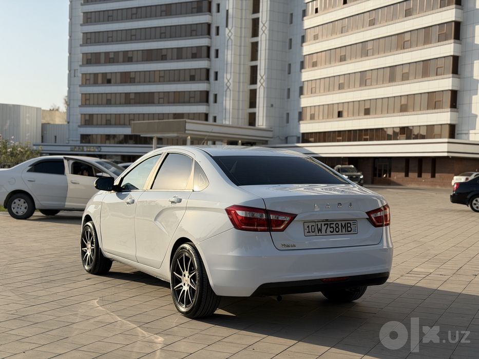 Lada Vesta 1.6 механика фул позиция