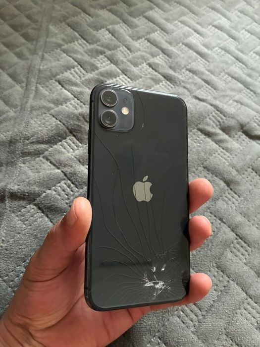 Продам Iphone 11 64