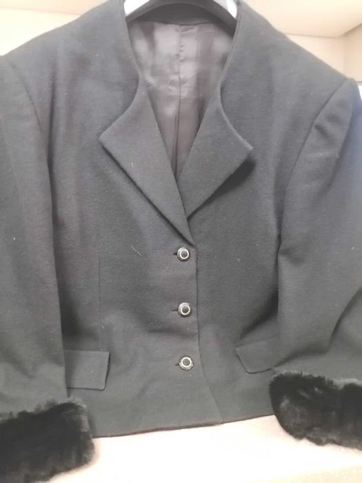 Vând costume bărbați, sacou, veste, geci femei, Oradea