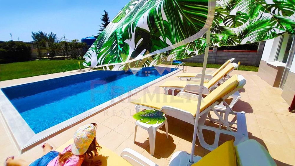 Продава се Къща в с. Топола, Област Добрич - 150 кв.м за 1800 €/кв.м - Снимка #1