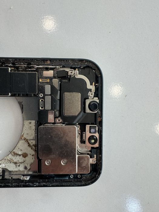 iPhone 13  за части