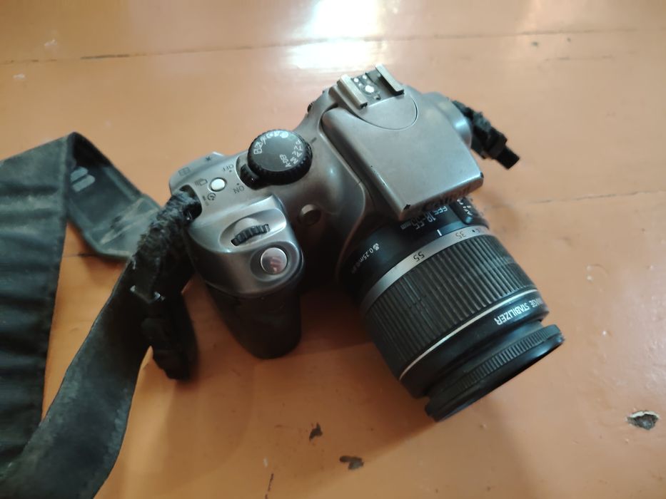 Продам фотоаппарат canon 300D
