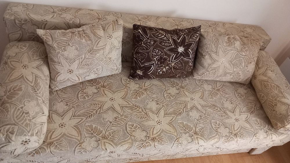 Диван с функция сън