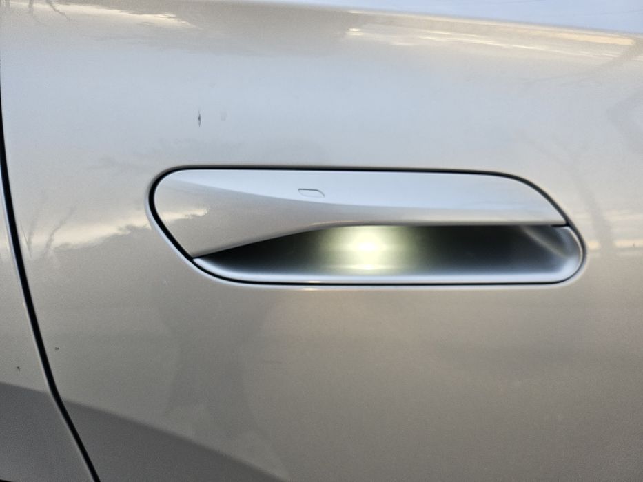 Volkswagen ID.7 Pro 77 kWh Matrix LED DCC Harman Kardon Panoramic Pompa caldura 15000 km OPȚIUNI PREMIUM LIVRAT DIN FABRICA DIN GERMANIA EXTRA OPTIUNI