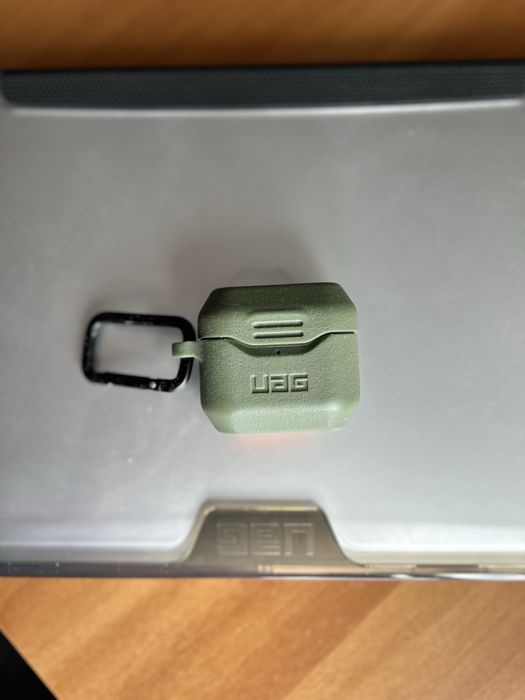 Uag husa antibateriana din silicon pentru Airpods 3
