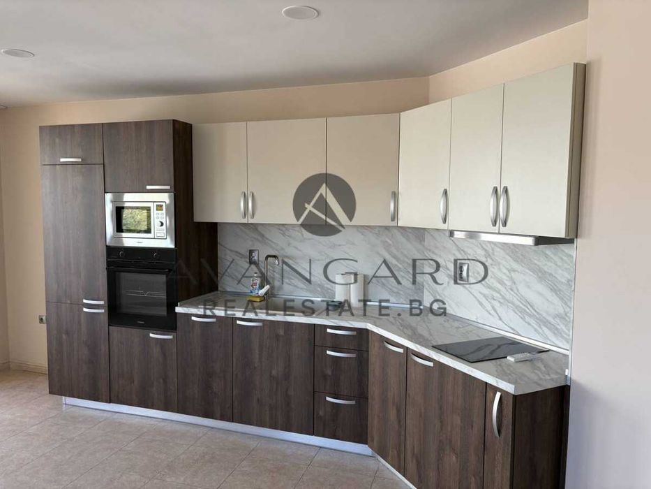 Продава се Тристаен апартамент в Пловдив, Кючук Париж - 115 кв.м за 2000 €/кв.м - Снимка #1