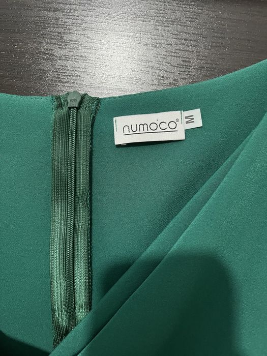 Rochie seara verde cu slit pe picior