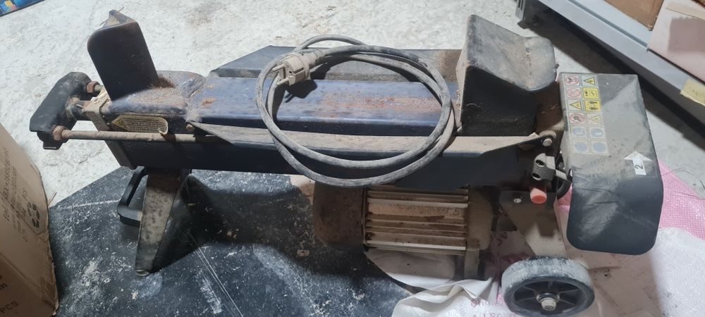 Машина за  цепене на дърва Einhhell  BTW Ls 44