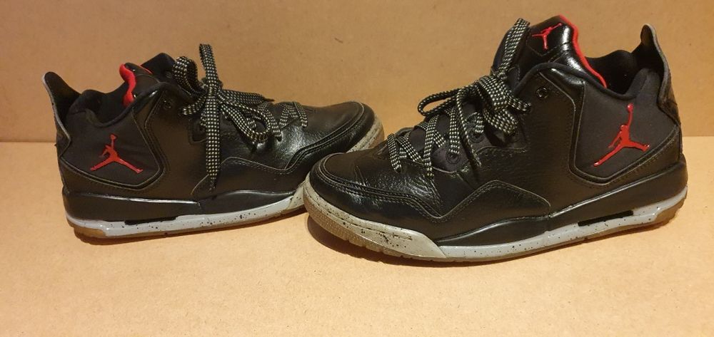 Adidași  JORDAN LN3