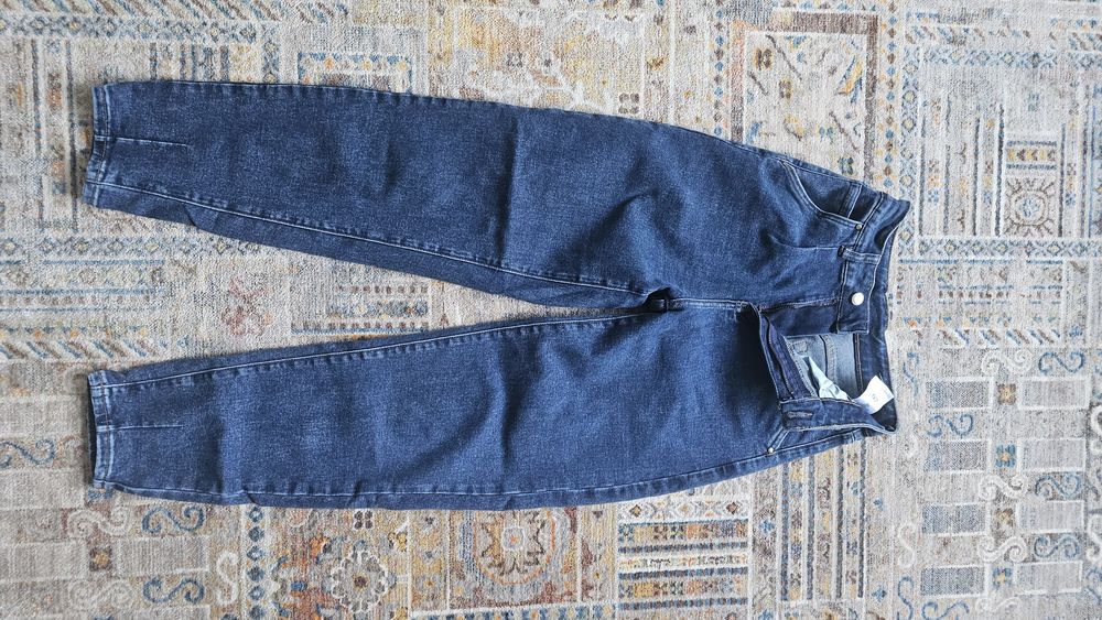 Продам джинсы женские