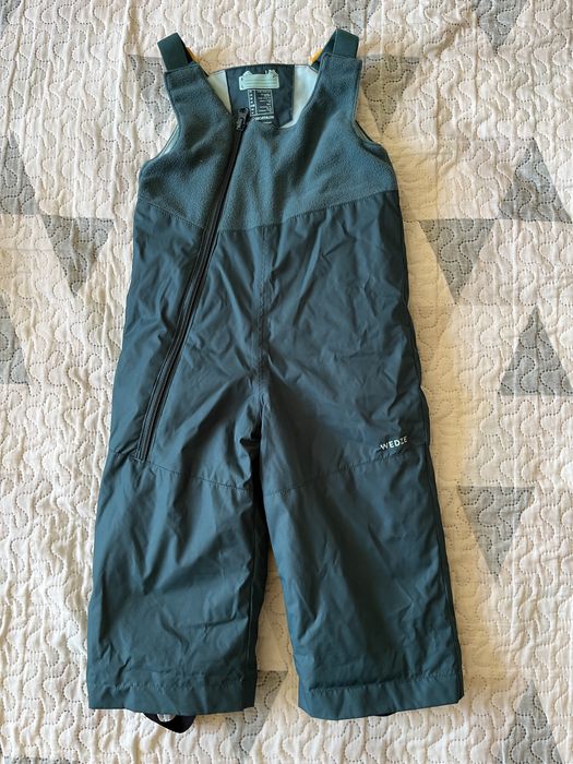 Зимен гащеризон яке ръкавички и цял долен гащеризон от Декатлон