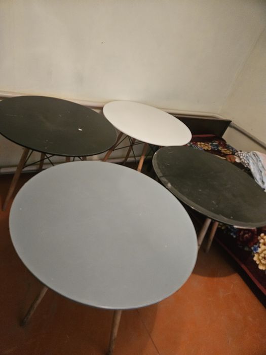 Столы и стулья, столы