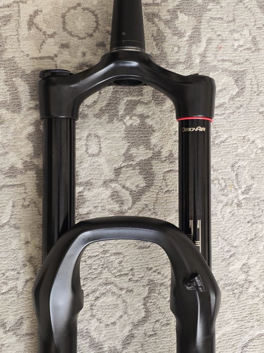 Вилка Rockshox Yari RC 27.5