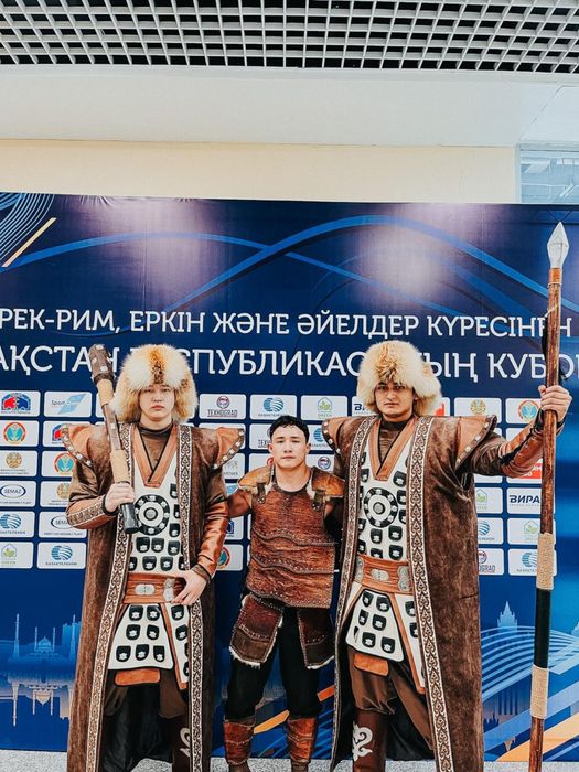 Батырлар, Сүндет той, Бүркіт тазы, Тақ