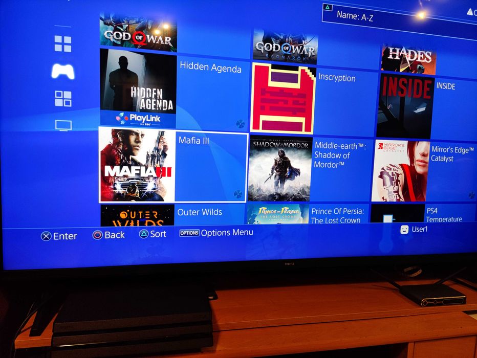 Продавам перфектен Sony PlayStation 4 PRO GOD OF WAR Limited Edition ПС4 ПРО с МНОГО ИГРИ PS4 Uncharted, Crash Bandicoot, The Last of Us, Hades, Princ