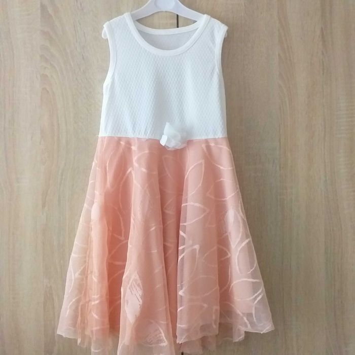 Нежна детска рокля