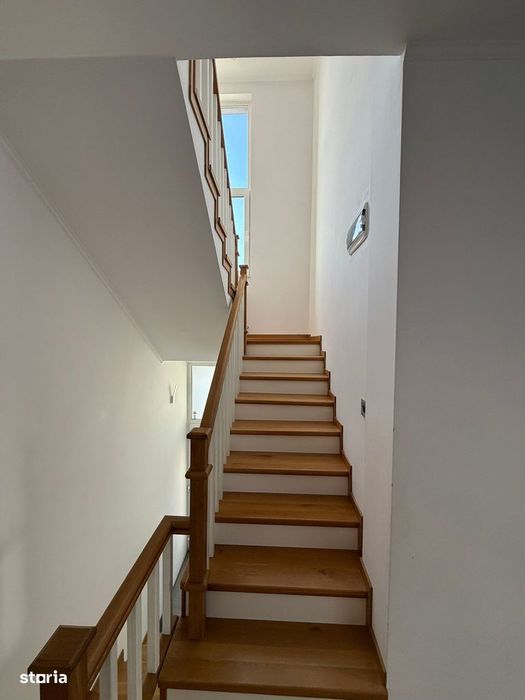 Duplex de vanzare de 120 mp , teren 300 mp zona Vivo