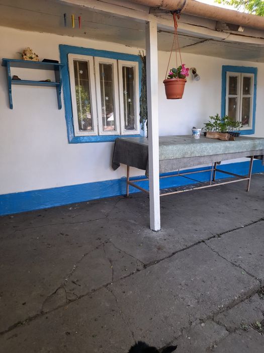 Vand casa batraneasca locuibila.