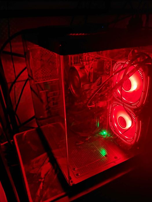 Vand pc gaming ddr5 ryzen 5 8500g sau schimb cu xbox/ps5