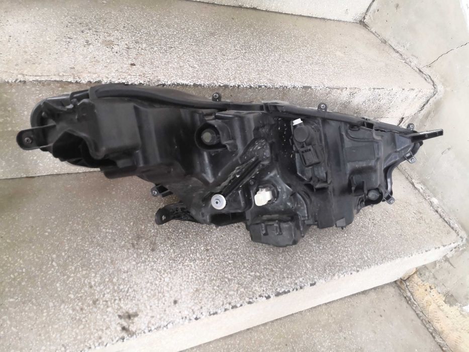 Фар Toyota Yaris LED ляв/Фар Тойота Ярис Оригинален