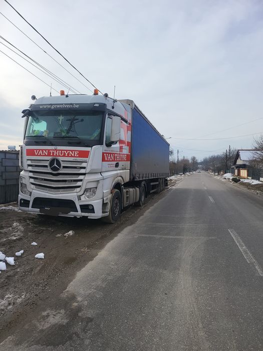VÂND /SCHIMB Ansamblu mercedes Actros Model 1845 (remorca)