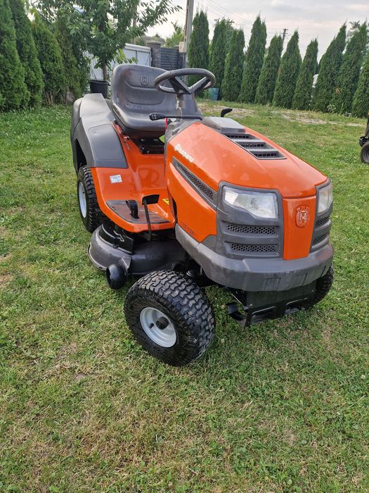 Tractoras tuns gazon Husqvarna TC138