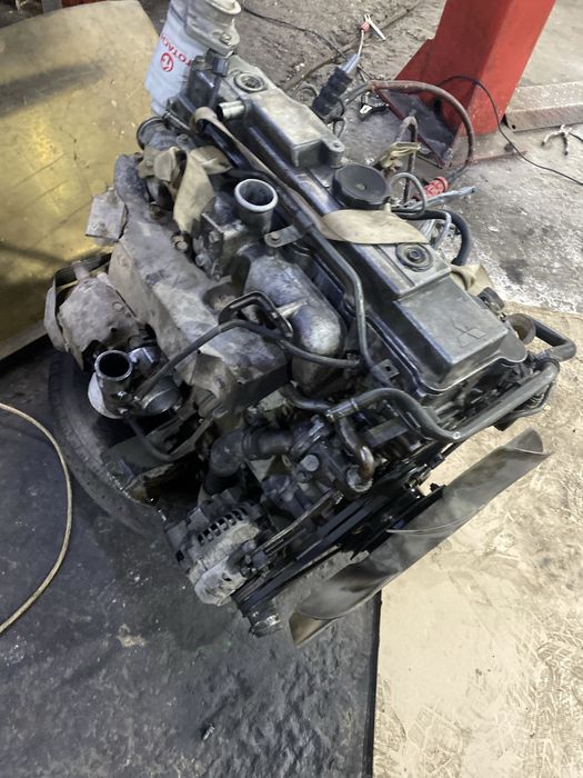 Двигатель 4м40