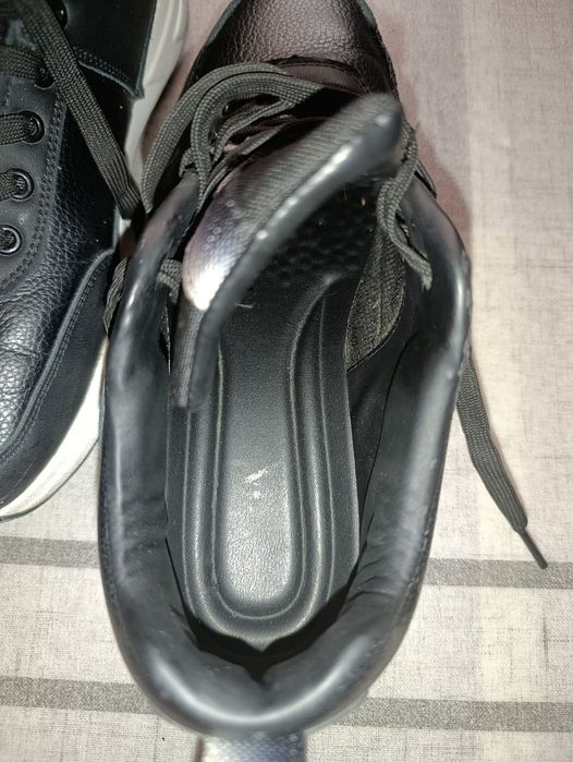 Классические кроссовки