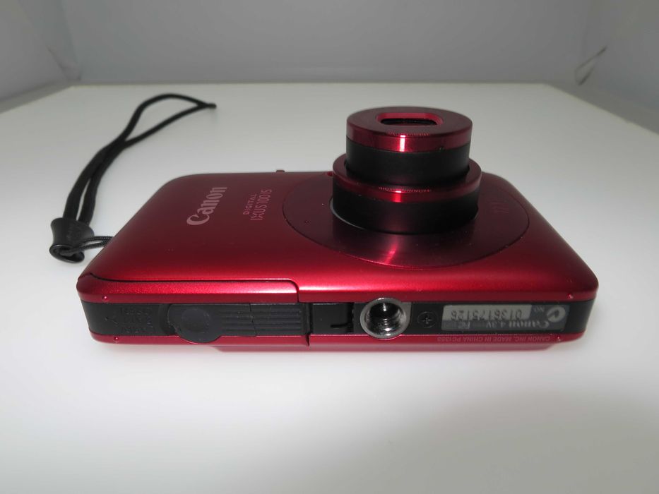 Canon Digital IXUS 100 ултра компактен фотоапарат дигитална камера НОВ