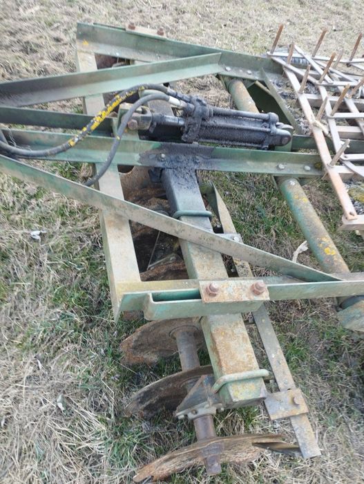 Disc cu șase trailere