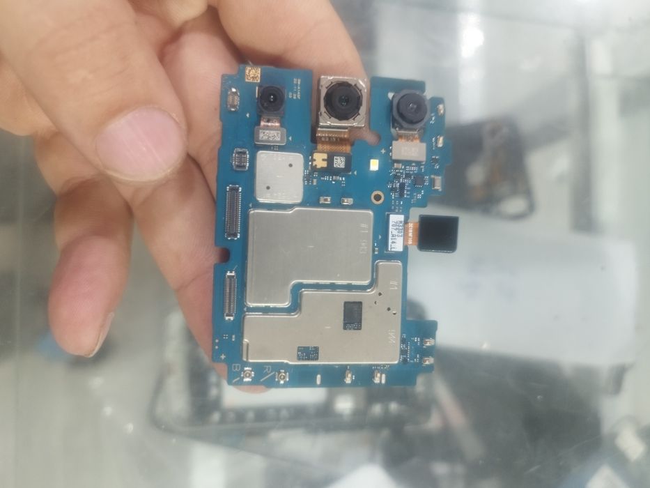 Telefonlarga plata va zapchastlar bor dastafka  emu va bts pochta