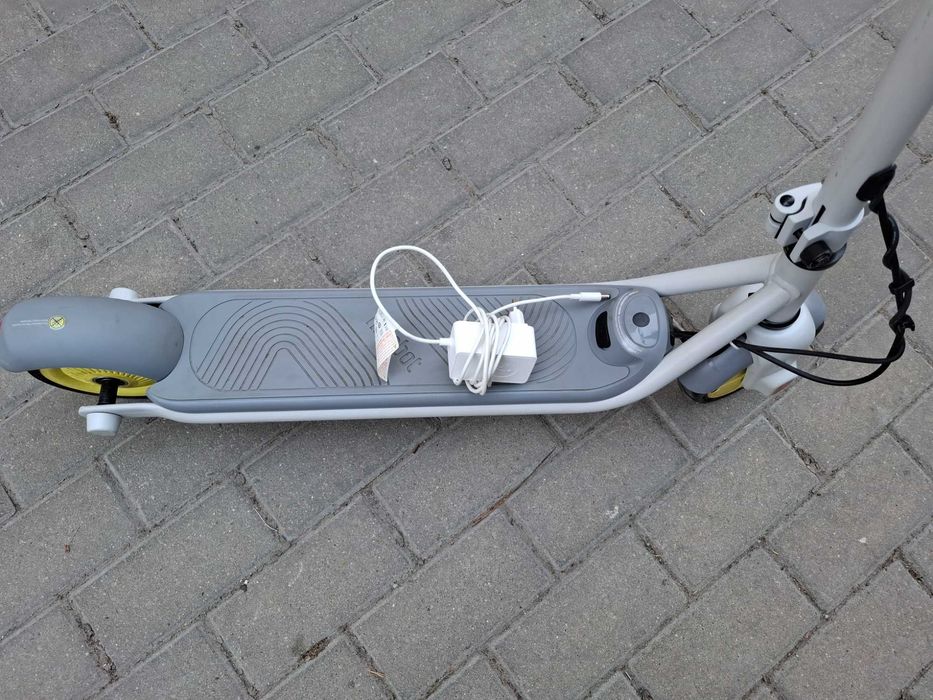 Детска електрическа тротинетка Ninebot eKickScooter ZING C10