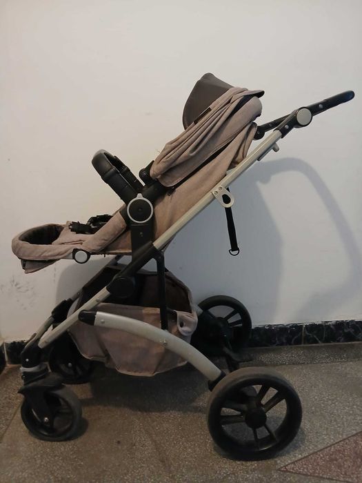 Vand Carut bebe Chipolino   3 in 1 cadru aluminiu, usor .