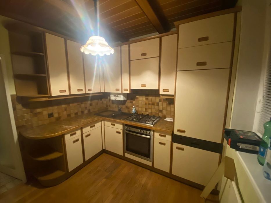 Mobila de bucătărie cu electrocasnice