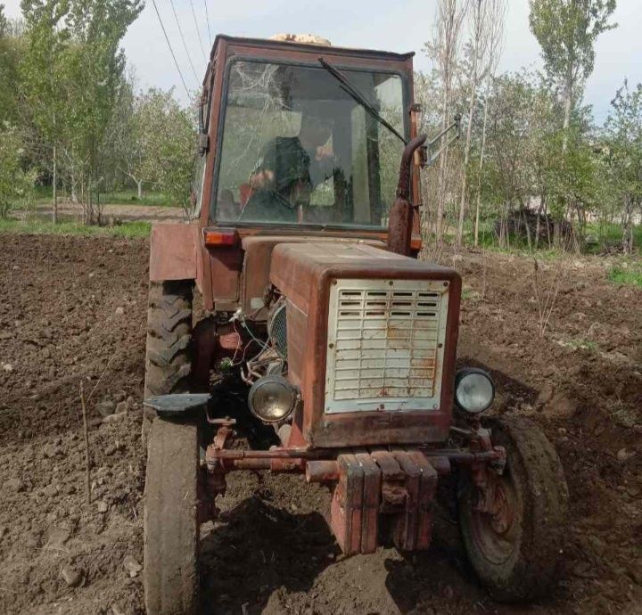 T25 traktor sotiladi holati yaxshi