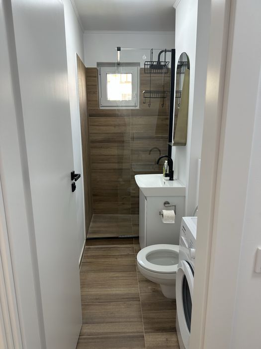 Apartament 3 camere de închiriat
