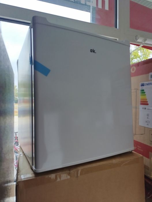 Нов!!! Мини хладилник OK  OFR 011E 40 литра