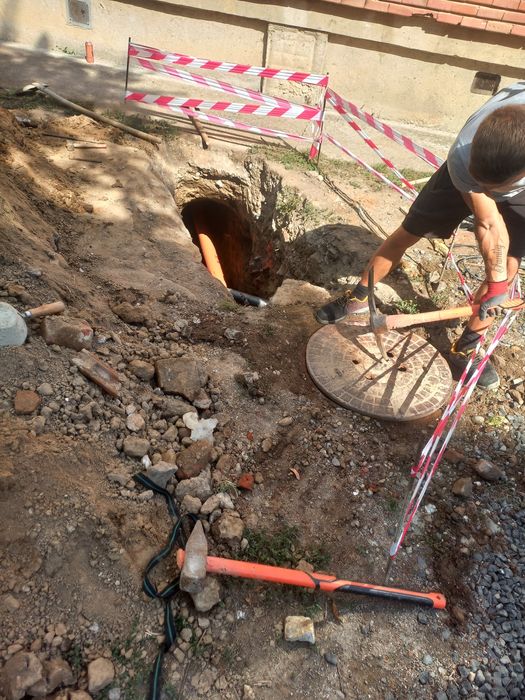 drenaje și canalizări, săpături cu utilaje