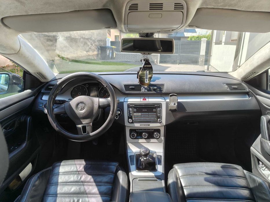 Vând Volkswagen Passat CC